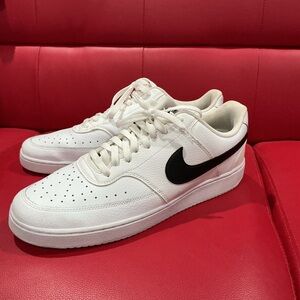 Gently worn, Nike Men's White Court Visions, Great condition